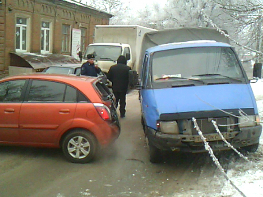 Обычная авария в Новочеркасске закончилась разборками с пистолетом