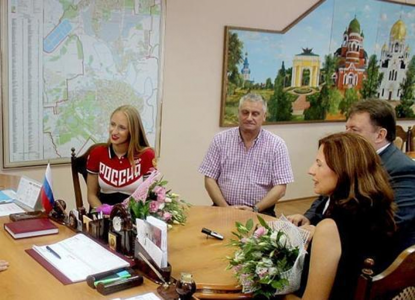 «Золотую» Владу Чегиреву овациями встретили в Новочеркасске