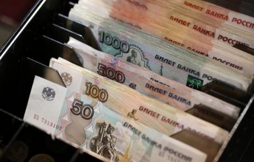 В Новочеркасске двое мужчин могут загреметь на 4 года за кражу 11 тысяч рублей