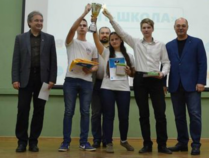 Школьники из Новочерксска заняли второе место на чемпионате Ростовской области по программированию
