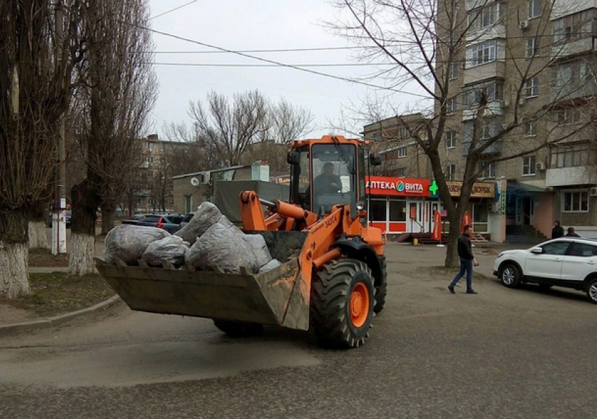 Более 2500 мешков мусора вывезли новочеркасские коммунальщики во время большого субботника