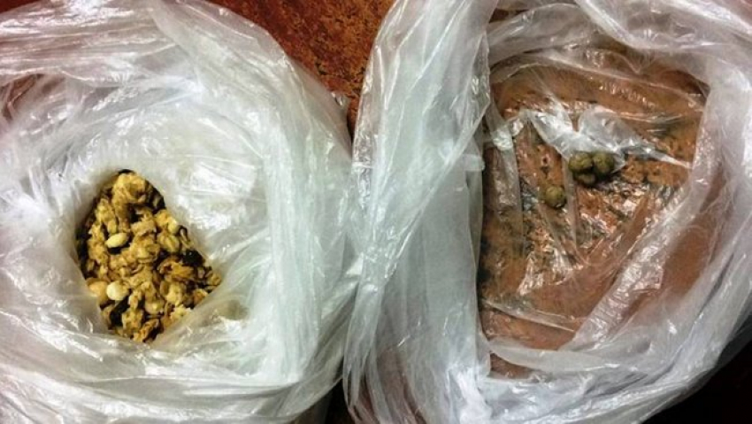 Пенсионерка из Новочеркасска принесла «на свиданку» наркотики