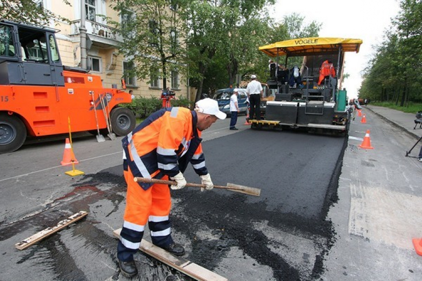 Власти Новочеркасска выделили еще 12 миллионов на ремонт дорог 