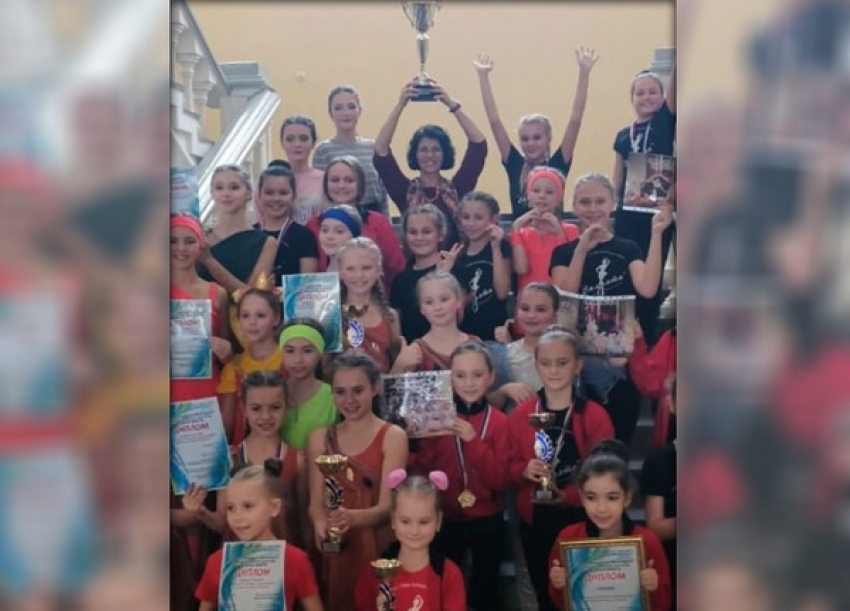 Танцевальный коллектив из Новочеркасска завоевал награды сразу в трех престижных конкурсах