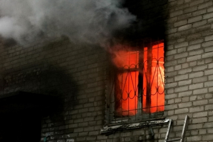 Мужчина погиб во время пожара на съемной квартире в Новочеркасске