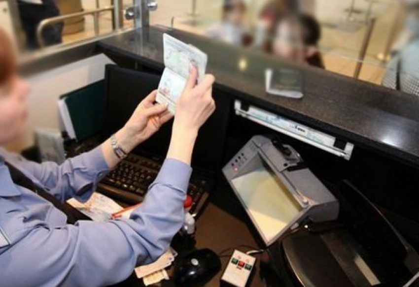 В аэропорту около Новочеркасска задержали иностранца с поддельными документами