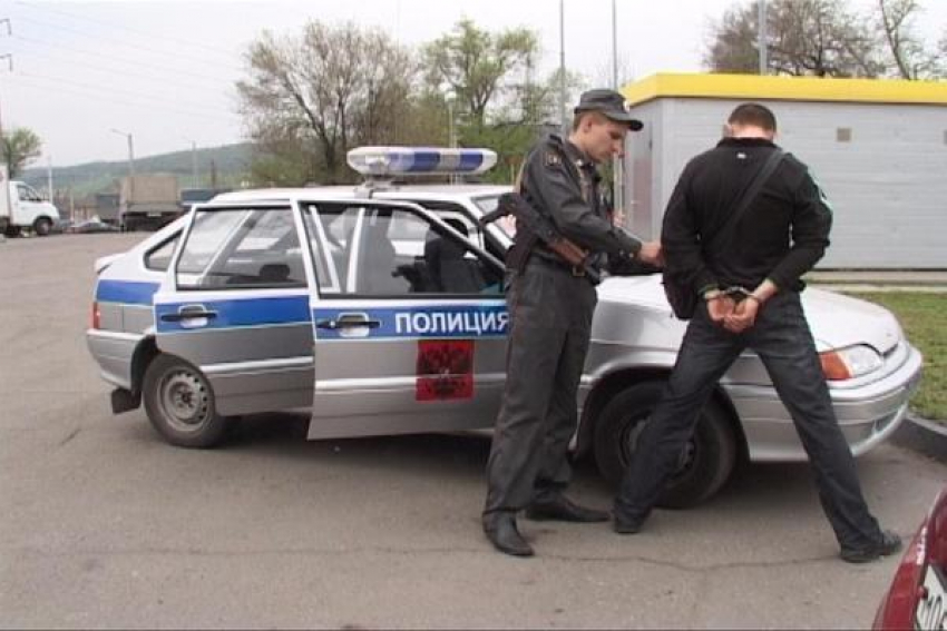 В Новочеркасске драку молодых людей разнимали сотрудники УВО