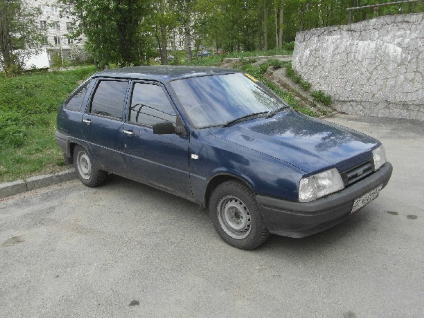Автомобиль «Иж-Ода» угнали от частного домовладения в Новочеркасске