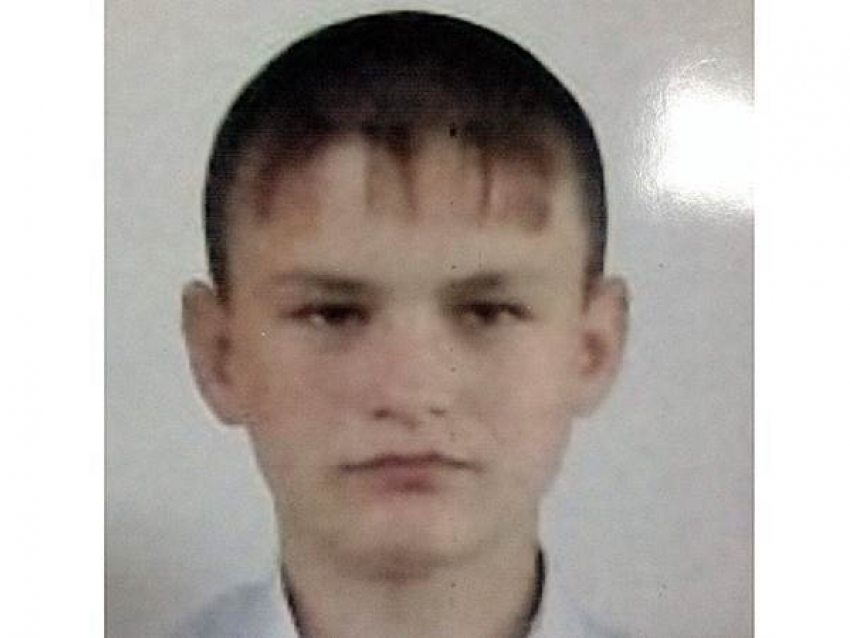 В Новочеркасске разыскивают подростка, который ушел в школу и не вернулся