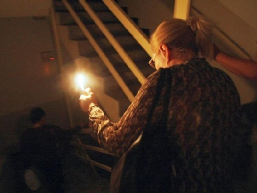 Жители 18 новочеркасских улиц целый день проведут без света