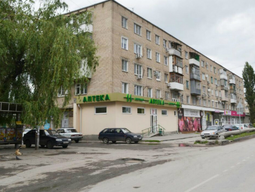 Маленькую девочку сбила белая иномарка на улице Клещева в Новочеркасске
