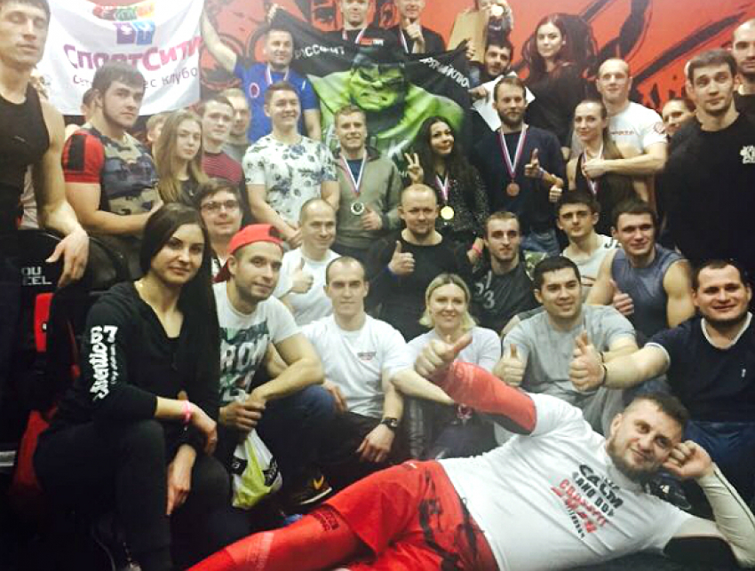 В фитнес-клубе «СпортСити» соревнованиями настоящих мужчин отметили День защитника Отечества