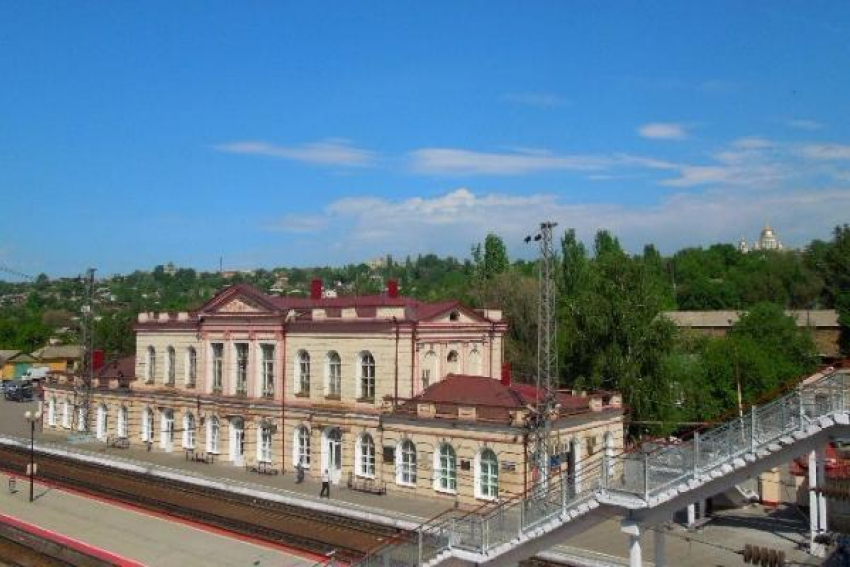 В Новочеркасске двое мужчин украли 400 кг металла