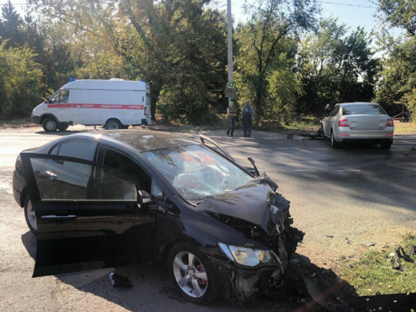 Три человека пострадали в серьезной аварии на трассе Багаевская - Новочеркасск