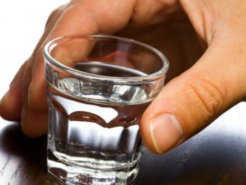 29 литров «паленого» алкоголя обнаружили в одном из магазинов Новочеркасска