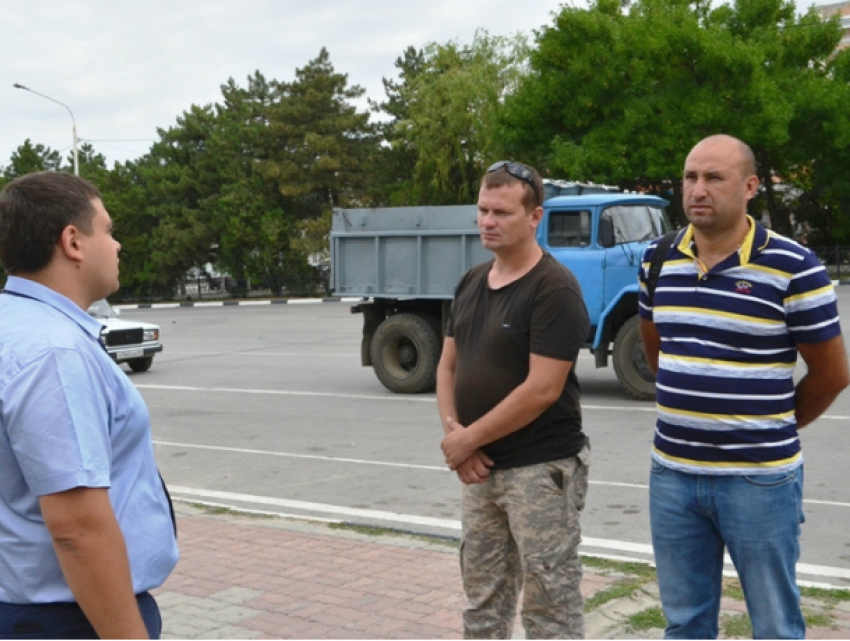 Муниципальная инспекция Новочеркасска наказала организаторов свалки на улице Красина