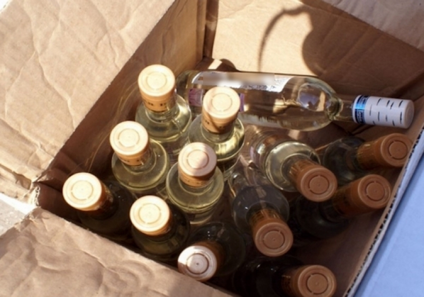 Под Новочеркасском у мужчины изъяли три тысячи бутылок контрафактного алкоголя