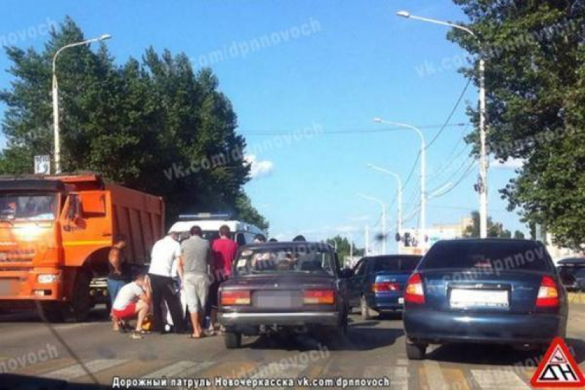 В Новочеркасске на пешеходном переходе ученик сбил женщину