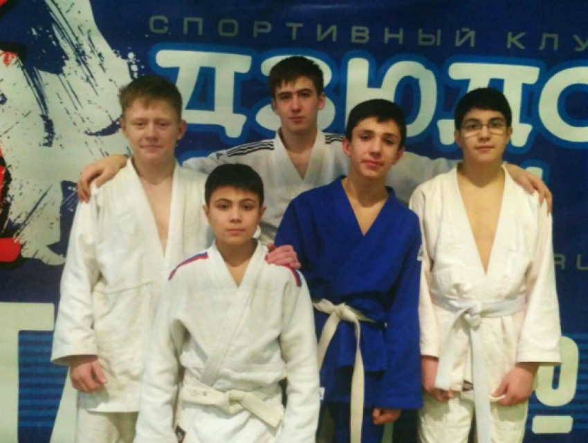 Новочеркасские дзюдоисты завоевали девять медалей на областном первенстве