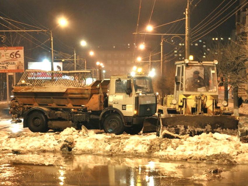 Серьезную коммунальную аварию на водоводе проспекта Баклановского в Новочеркасске устранили
