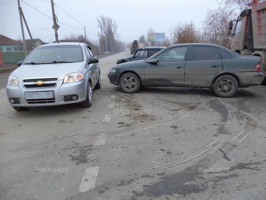 Вежливость стала причиной тройного ДТП в Новочеркасске
