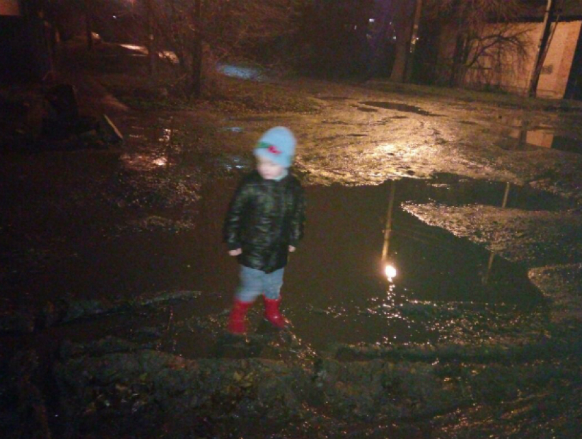 Разбитые дороги довели до отчаяния жителей микрорайона Молодежного в Новочеркасске