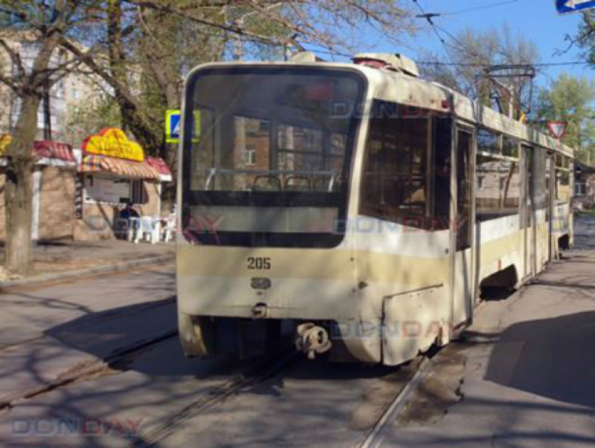 И снова «сбежал» трамвай: в Новочеркасске вагон сошел с рельс