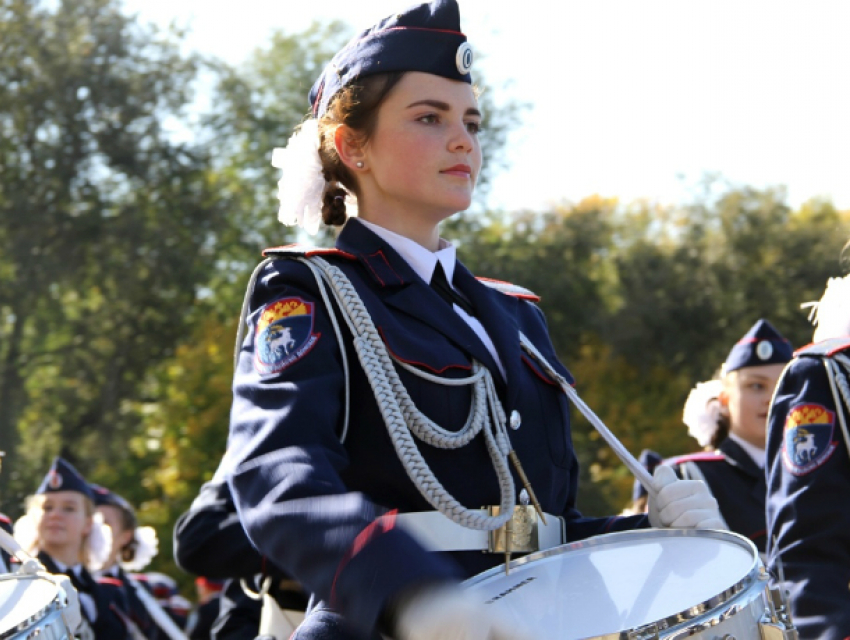 Губернаторский смотр кадетских корпусов прошел на главной площади Новочеркасска