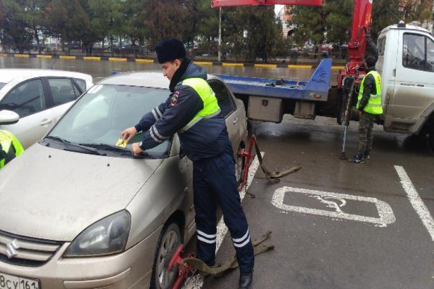 Новочеркасские автовладельцы притворяются инвалидами