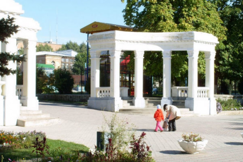 Сегодня в Александровском парке пройдет акция «Времена года в русской поэзии"