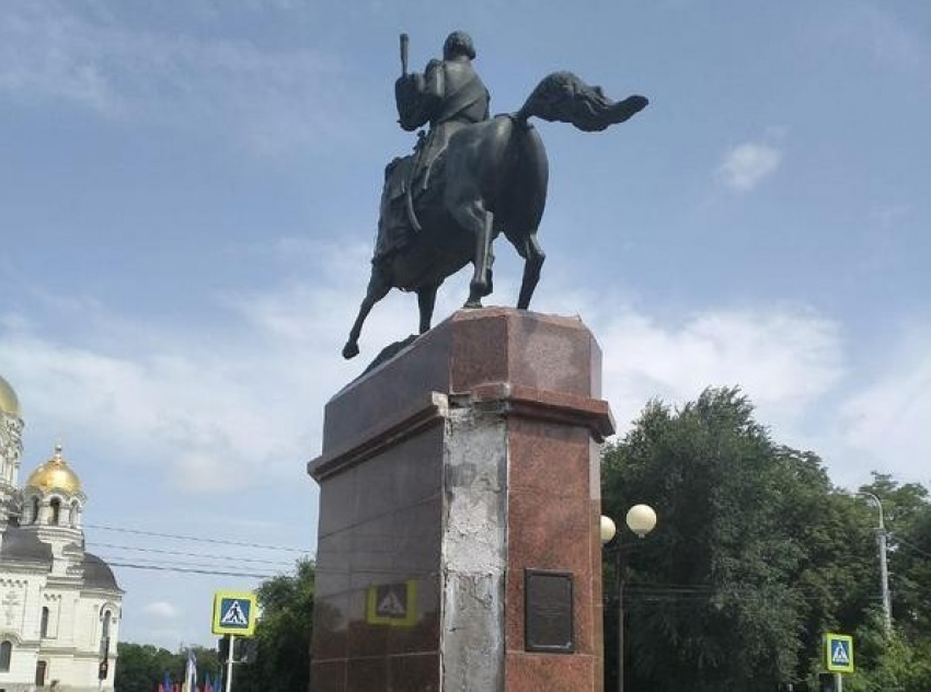 В Новочеркасске после публикации Блокнота пообещали капитально отремонтировать памятник Платову