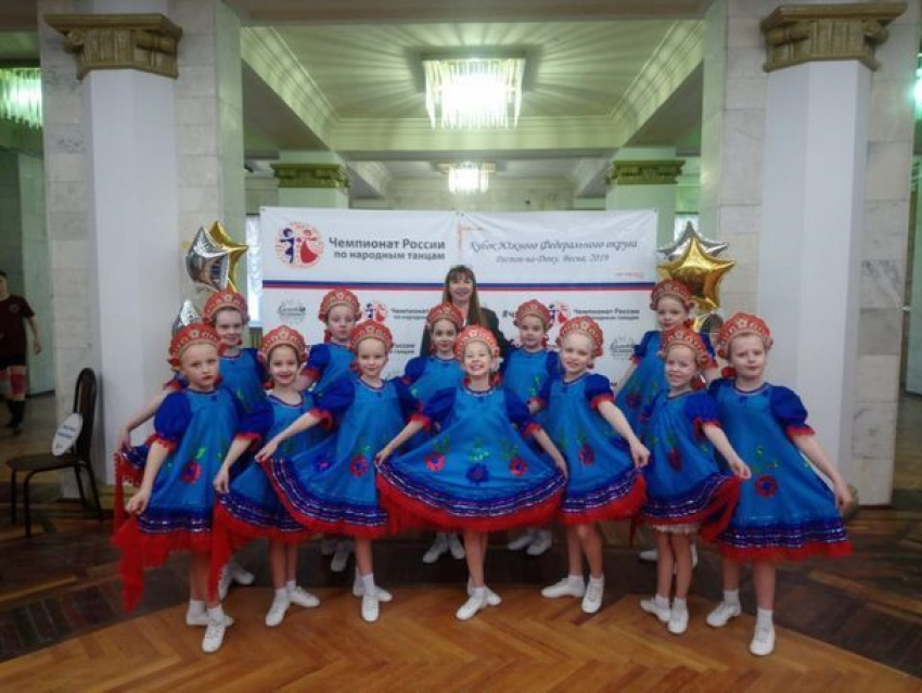 Новочеркасские танцоры стали лауреатами Чемпионата по народным танцам